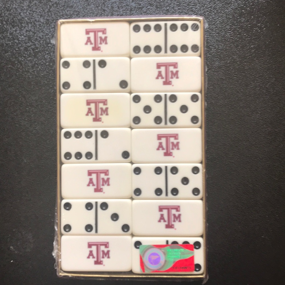 Texas A&M dominoes